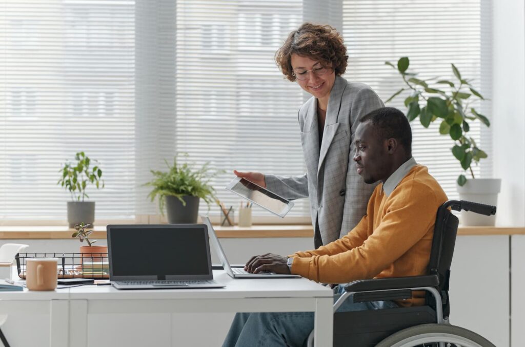La sensibilisation au handicap en entreprise : comment favoriser l'inclusion des travailleurs handicapés